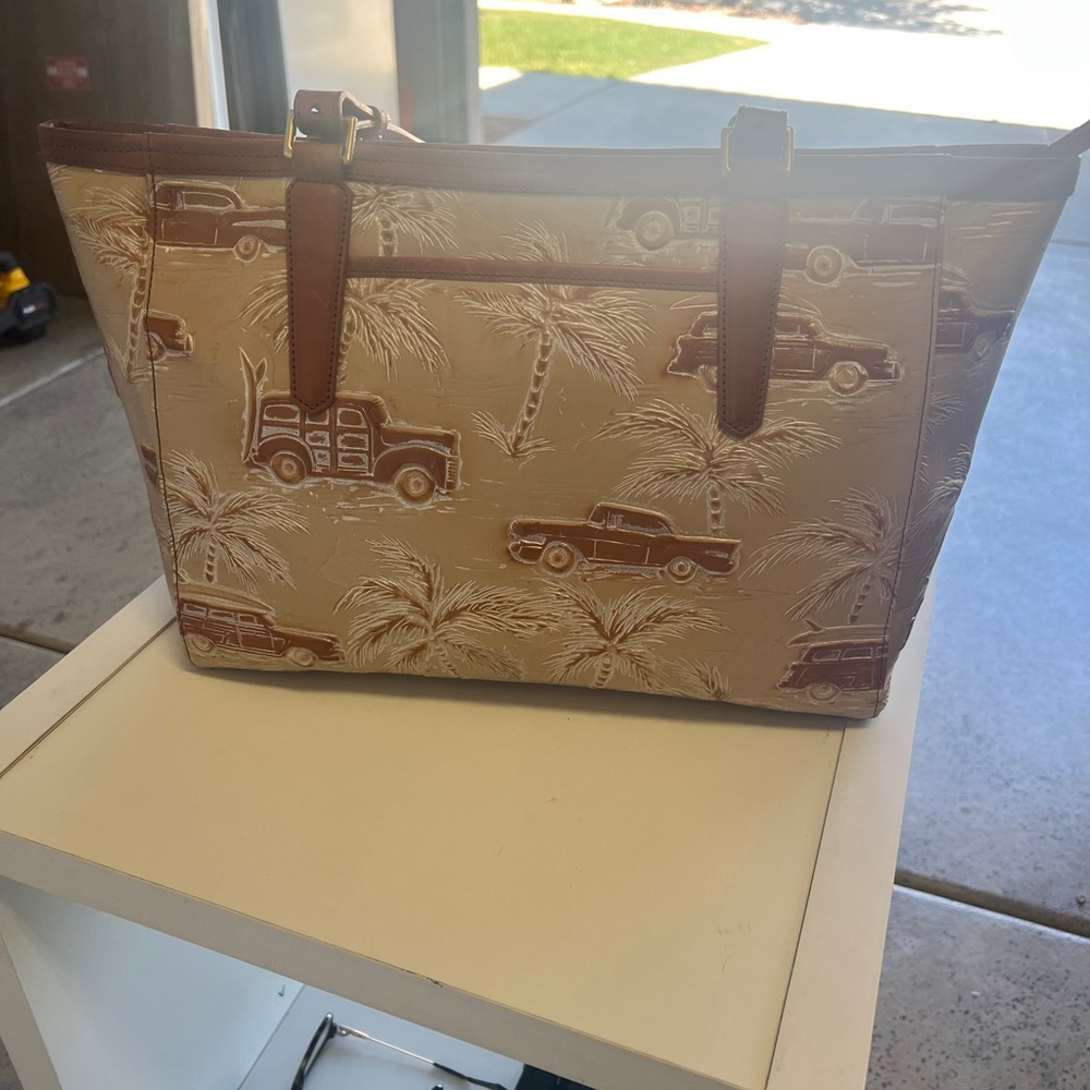 Brahmin purse. Never carried. Style number H13234BG. Beige Copa cabana.